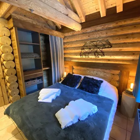 L'ours Noir En Rondins La Bresse