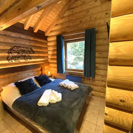 L'ours Noir En Rondins * La Bresse