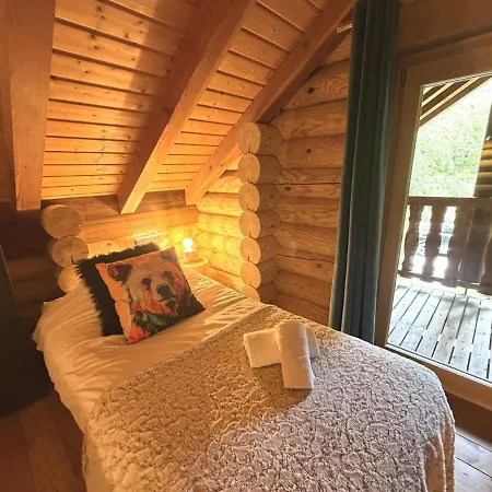 L'ours Noir En Rondins Chalet