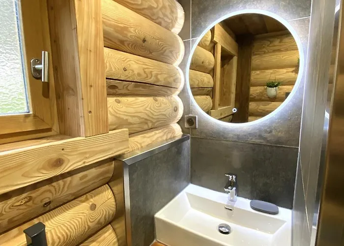 L'ours Noir En Rondins 샬레 *