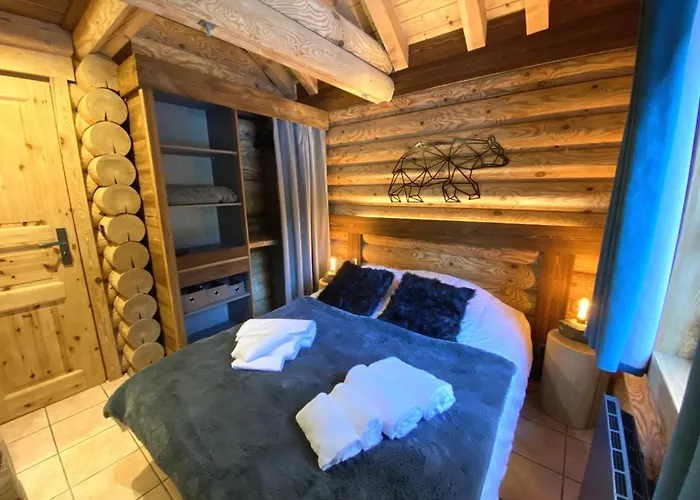 L'ours Noir En Rondins 라브레세